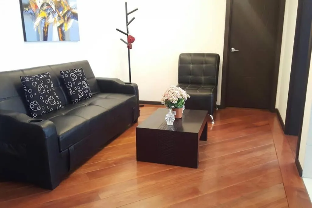 Executive Suite Quito 0*,  Ekwador